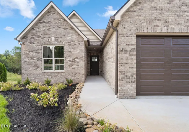 Photo 2 of Single family home for sale at 2267 Boulder Crst Ln, Sevierville, TN 37876 | MLS# 1333852 | Listing updated on 2026-10-20