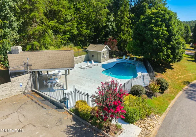 Photo 3 of Sale Pending at 7417 Burnheim Way, Knoxville, TN 37920 | MLS# 1334164 | Listing updated on 2026-10-10