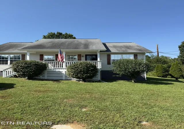 Photo 2 of Sale Pending at 202 Sandy Cir, La Follette, TN 37766 | MLS# 1334564 | Listing updated on 2026-09-19