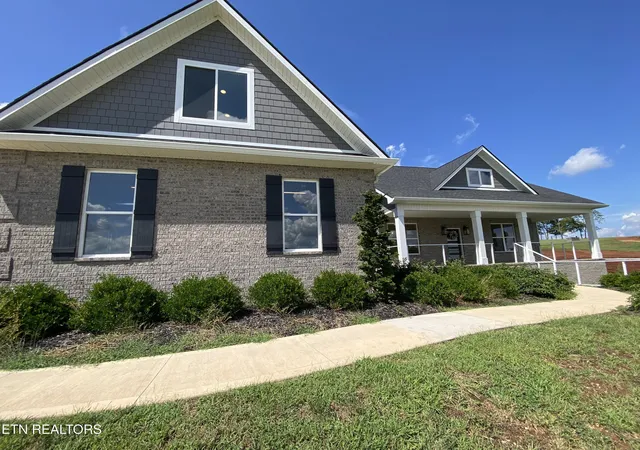 Photo 3 of Single family home for sale at 1149 Summerfield Dr, Maryville, TN 37801 | MLS# 1334513 | Listing updated on 2026-09-14