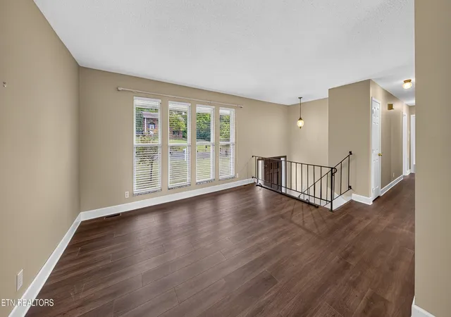 Photo 2 of Single family home for sale at 229 Newport Rd, Farragut, TN 37934 | MLS# 1335594 | Listing updated on 2026-10-05