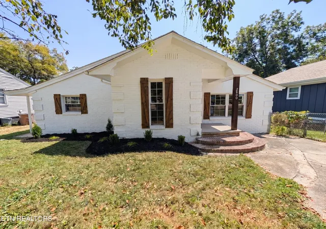 Photo 2 of Single family home for sale at 2400 Wilson Ave, Knoxville, TN 37915 | MLS# 1335398 | Listing updated on 2026-10-07