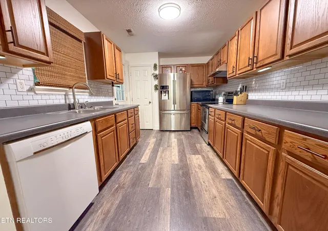 Photo 3 of Single family home for sale at 626 Laurel Lake Cir, Madisonville, TN 37354 | MLS# 1336087 | Listing updated on 2026-09-16