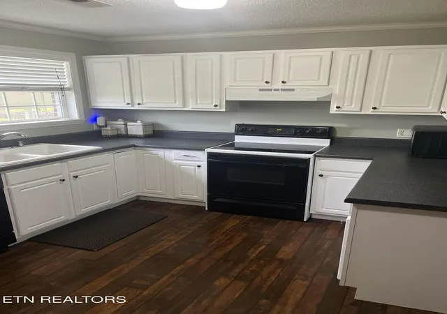 Photo 4 of Single family home for sale at 2024 Rose Dr, Tazewell, TN 37879 | MLS# 1336463 | Listing updated on 2026-09-15