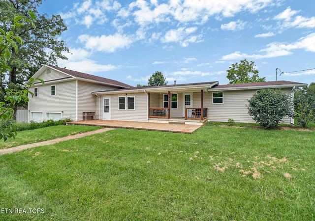 Photo 4 of Single family home for sale at 1951 Hall Rd, Clarkrange, TN 38553 | MLS# 1336591 | Listing updated on 2026-09-23
