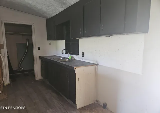 Photo 3 of Sale Pending at 254 Old Lake City Hwy, Rocky Top, TN 37769 | MLS# 1355445 | Listing updated on 2026-09-23