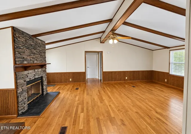 Photo 4 of Single family home for sale at 43 Cedar Ln, Crab Orchard, TN 37723 | MLS# 1337974 | Listing updated on 2026-09-16