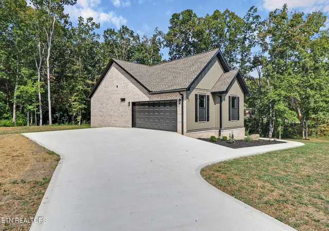 Photo 4 of Single family home for sale at 89 Riverchase Dr, Crossville, TN 38571 | MLS# 1338061 | Listing updated on 2026-09-11