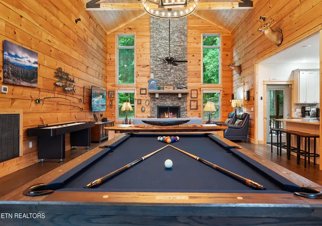 Photo 3 of Single family home for sale at 910 English Mtn Rd, Cosby, TN 37722 | MLS# 1339609 | Listing updated on 2026-09-24