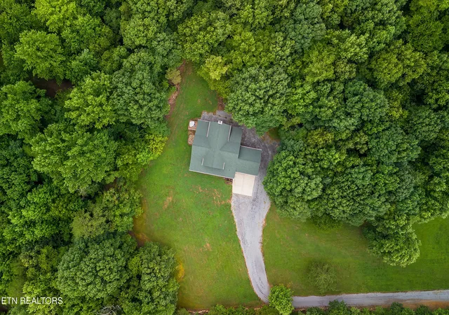 Photo 3 of Single family home for sale at 910 English Mtn Rd, Cosby, TN 37722 | MLS# 1339609 | Listing updated on 2026-10-07
