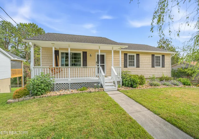 Photo 1 of Single family home for sale at 5733 Acapulco Ave, Knoxville, TN 37921 | MLS# 1354183 | Listing updated on 2026-09-03