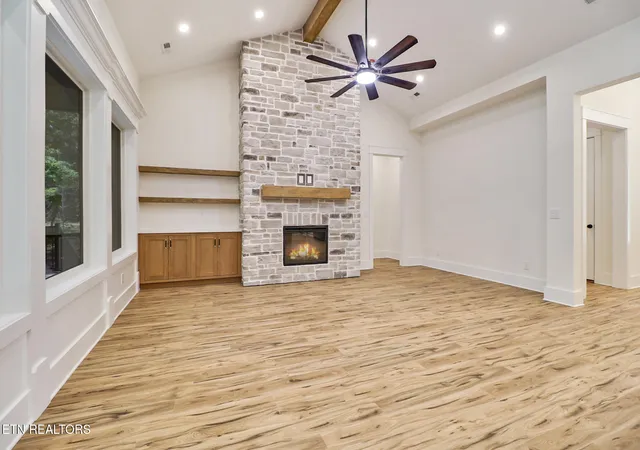 Photo 4 of Single family home for sale at 258 Westchester Dr, Crossville, TN 38558 | MLS# 1350239 | Listing updated on 2026-09-21