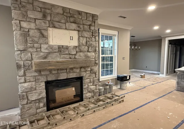Photo 4 of Sale Pending at 44 Royal Troon Cir, Oak Ridge, TN 37830 | MLS# 1355112 | Listing updated on 2026-09-11
