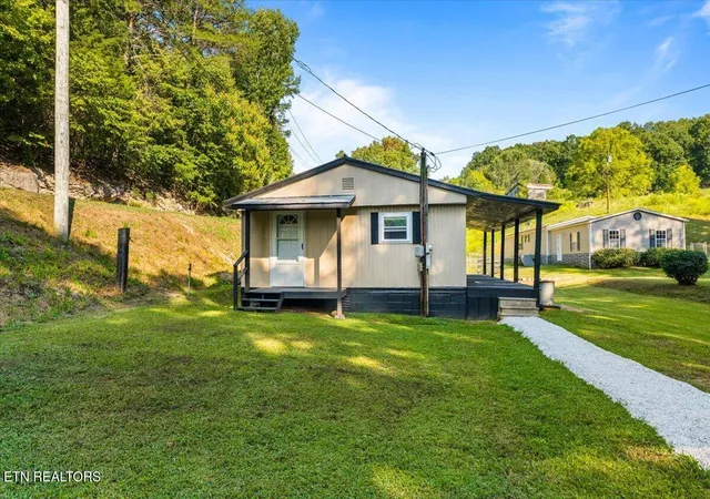 Photo 3 of Single family home for sale at 123 Sweat Ln, La Follette, TN 37766 | MLS# 1343294 | Listing updated on 2026-09-25