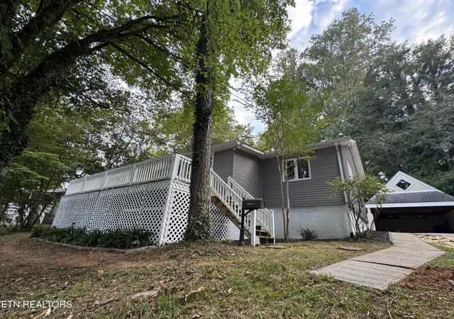 Photo 2 of Single family home for sale at 102 Oxford Rd, Oak Ridge, TN 37830 | MLS# 1343780 | Listing updated on 2026-09-16