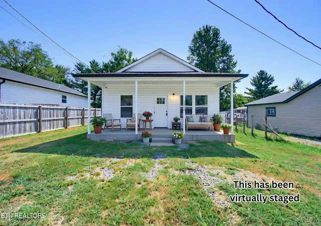 Photo 2 of Single family home for sale at 2015 Se Blythe Ave, Cleveland, TN 37311 | MLS# 1344063 | Listing updated on 2026-09-15