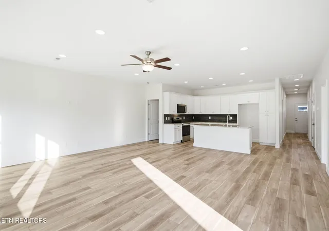 Photo 2 of Single family home for sale at 1506 Sunrise Crst Ln, Powell, TN 37849 | MLS# 1344099 | Listing updated on 2026-09-23