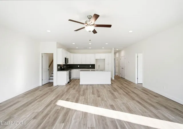 Photo 3 of Single family home for sale at 1506 Sunrise Crst Ln, Powell, TN 37849 | MLS# 1344099 | Listing updated on 2026-09-23