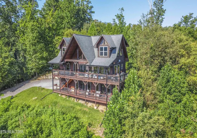 Photo 3 of Sale Pending at 1219 Hemlock Dr, Gatlinburg, TN 37738 | MLS# 1345195 | Listing updated on 2026-09-10