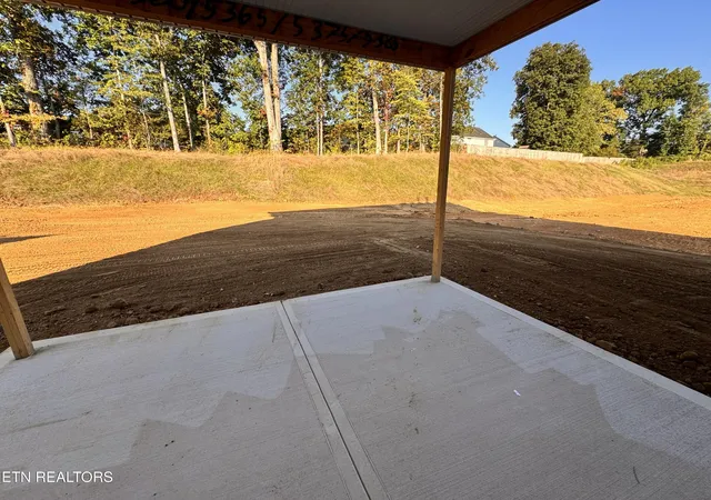 Photo 3 of Single family home for sale at 1418 Crescent Oaks Ln, Knoxville, TN 37922 | MLS# 1344916 | Listing updated on 2026-09-02
