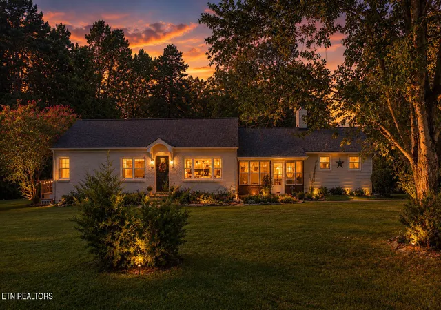 Photo 1 of Single family home for sale at 201 W Frd Valley Rd, Knoxville, TN 37920 | MLS# 1345135 | Listing updated on 2026-09-10