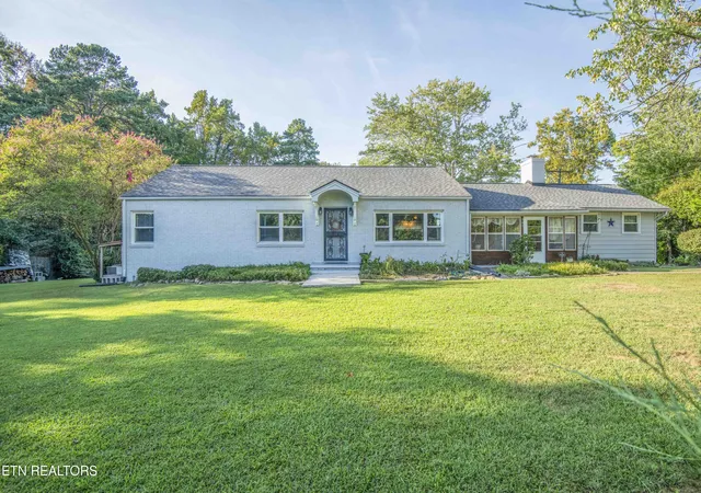 Photo 2 of Single family home for sale at 201 W Frd Valley Rd, Knoxville, TN 37920 | MLS# 1345135 | Listing updated on 2026-09-10