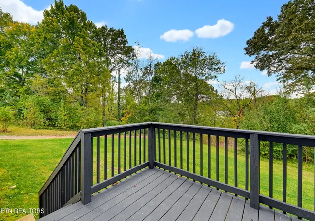 Photo 3 of Sale Pending at 330 Doc Norton Rd, Walland, TN 37886 | MLS# 1359493 | Listing updated on 2026-10-26