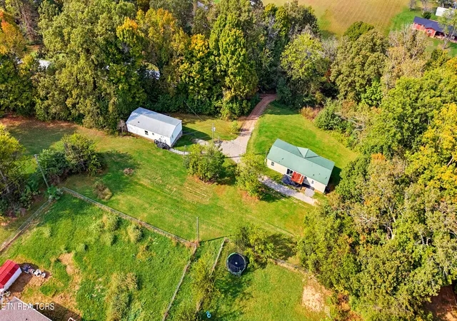 Photo 4 of Single family home for sale at 328 Doc Norton Rd, Walland, TN 37886 | MLS# 1359497 | Listing updated on 2026-10-25