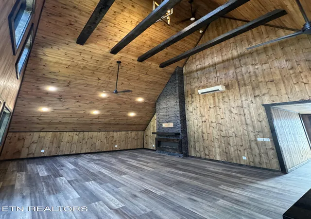 Photo 4 of Single family home for sale at 651 Longbow Way, Pigeon Forge, TN 37863 | MLS# 1356362 | Listing updated on 2026-09-23