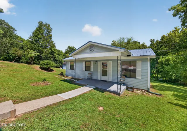 Photo 2 of Sale Pending at 100 Hunter Ave, Cookeville, TN 38501 | MLS# 1353945 | Listing updated on 2026-09-09