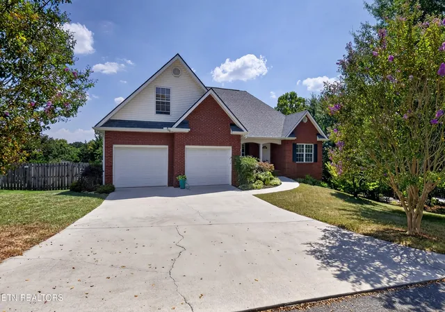 Photo 2 of Single family home for sale at 8127 Canter Ln, Powell, TN 37849 | MLS# 1346706 | Listing updated on 2026-09-14