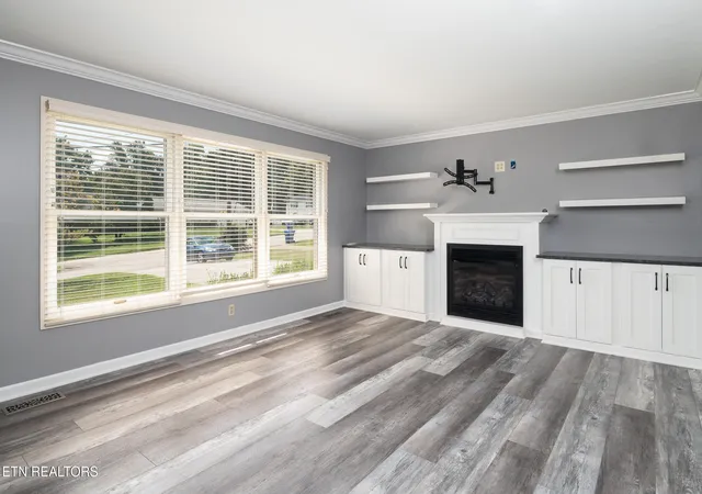 Photo 3 of Single family home for sale at 101 Westwood Dr, Clinton, TN 37716 | MLS# 1348309 | Listing updated on 2026-09-28