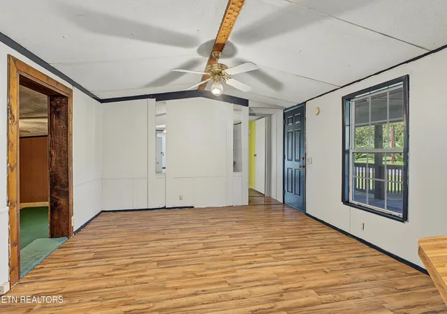 Photo 3 of Single family home for sale at 824 Edna Garland Rd, Maryville, TN 37801 | MLS# 1348716 | Listing updated on 2026-09-26
