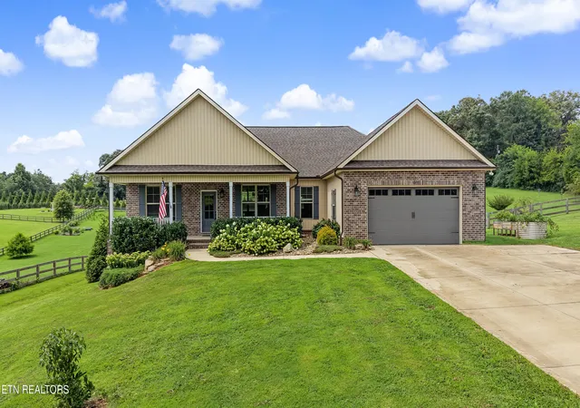 Photo 2 of Sale Pending at 858 Dunlap Holw Rd, Friendsville, TN 37737 | MLS# 1354629 | Listing updated on 2026-09-18