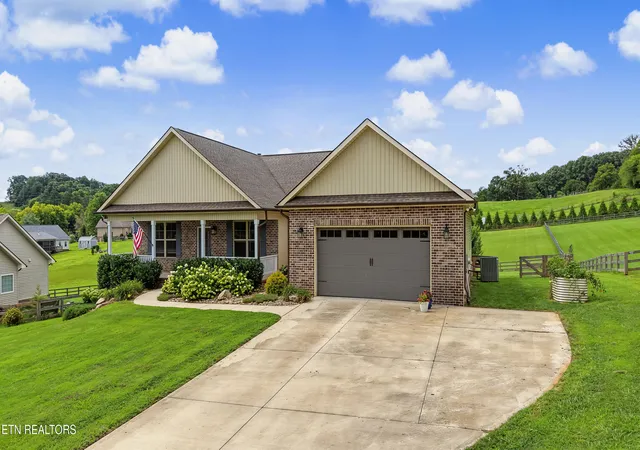 Photo 3 of Sale Pending at 858 Dunlap Holw Rd, Friendsville, TN 37737 | MLS# 1354629 | Listing updated on 2026-09-18