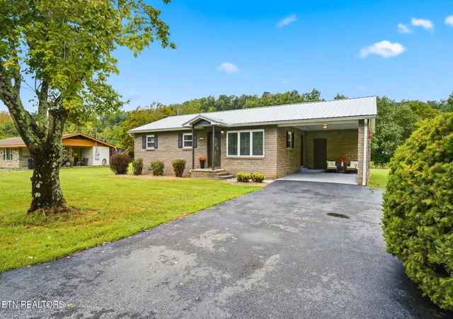 Photo 2 of Single family home for sale at 912 Bud Ln, Pigeon Forge, TN 37863 | MLS# 1347806 | Listing updated on 2026-09-23