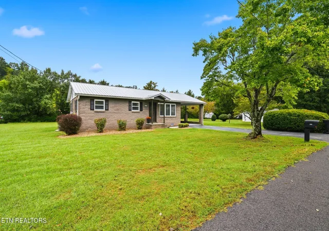 Photo 3 of Single family home for sale at 912 Bud Ln, Pigeon Forge, TN 37863 | MLS# 1347806 | Listing updated on 2026-09-23