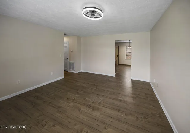 Photo 3 of Single family home for sale at 801 Valerie Ln, Knoxville, TN 37938 | MLS# 1354574 | Listing updated on 2026-09-18