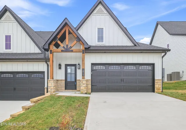 Photo 1 of Single family home for sale at 1812 Poplar Spgs Pl, Maryville, TN 37803 | MLS# 1348179 | Listing updated on 2026-09-26