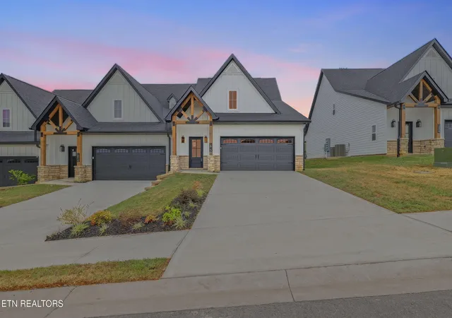 Photo 2 of Single family home for sale at 1812 Poplar Spgs Pl, Maryville, TN 37803 | MLS# 1348179 | Listing updated on 2026-09-26