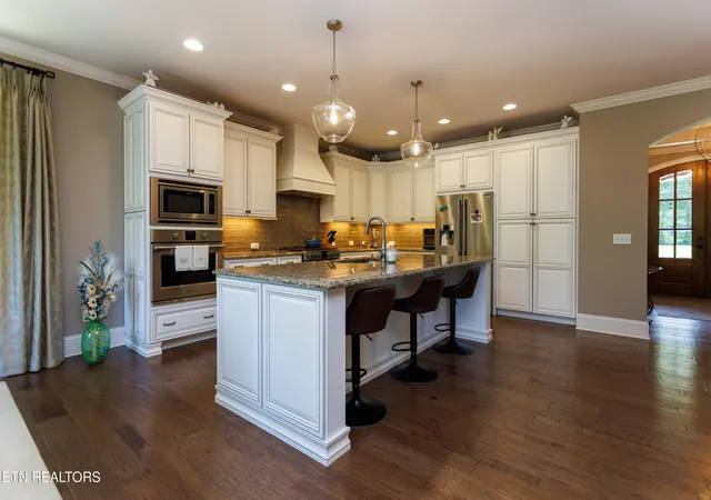 Photo 3 of Single family home for sale at 147 Hedgewood Point, Crossville, TN 38558 | MLS# 1353893 | Listing updated on 2026-09-01