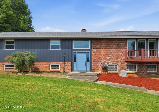 Photo 3 of Sale Pending at 229 Seymour Hts Dr, Seymour, TN 37865 | MLS# 1354838 | Listing updated on 2026-09-10