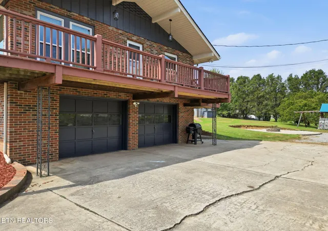 Photo 4 of Sale Pending at 229 Seymour Hts Dr, Seymour, TN 37865 | MLS# 1354838 | Listing updated on 2026-09-10