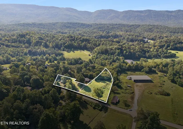 Photo 2 of Single family home for sale at 2030 Six Mile Rd, Maryville, TN 37803 | MLS# 1351841 | Listing updated on 2026-09-15