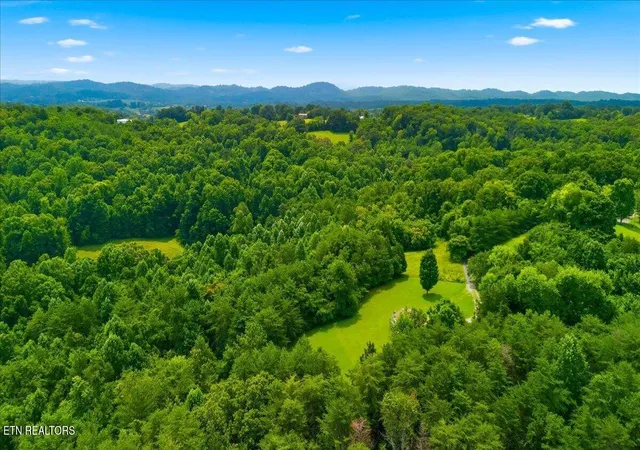 Photo 3 of Single family home for sale at 1524 Long Rd, Lenoir City, TN 37772 | MLS# 1356317 | Listing updated on 2026-10-05