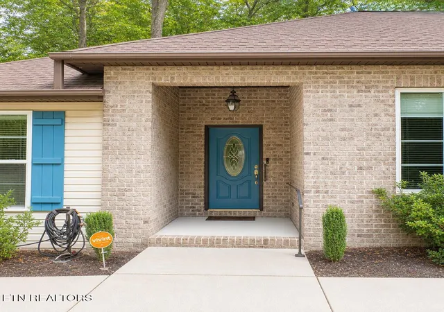 Photo 3 of Sale Pending at 121 Shelley Ln, Crossville, TN 38558 | MLS# 1353958 | Listing updated on 2026-09-14