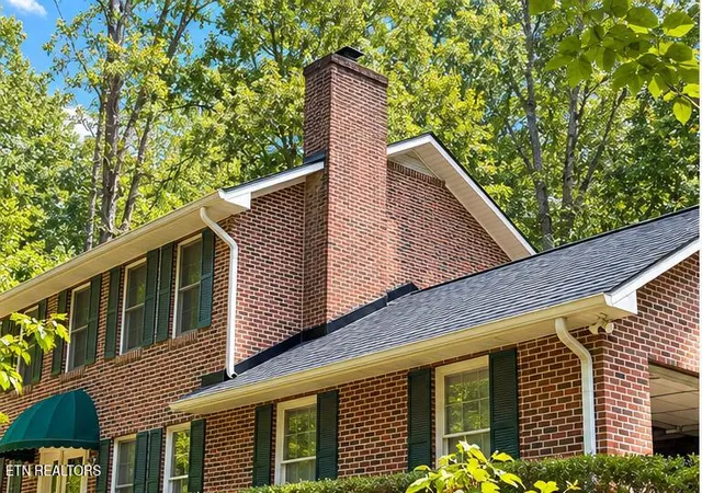 Photo 2 of Single family home for sale at 1130 W Outer Dr, Oak Ridge, TN 37830 | MLS# 1350729 | Listing updated on 2026-09-21