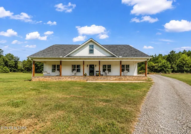 Photo 2 of Single family home for sale at 1560 W Dumplin Valley Rd, Dandridge, TN 37725 | MLS# 1351524 | Listing updated on 2026-09-21