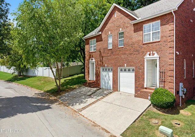 Photo 2 of Condo for sale at 827 Blue Spruce Way, Knoxville, TN 37912 | MLS# 1354567 | Listing updated on 2026-09-05