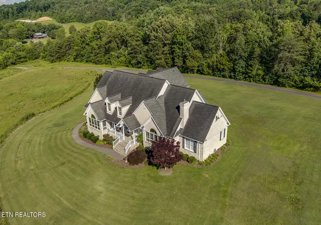 Photo 3 of Single family home for sale at 1044 Smith Valley Rd, Lenoir City, TN 37772 | MLS# 1356229 | Listing updated on 2026-09-25